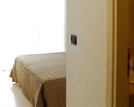 Colucci 3*